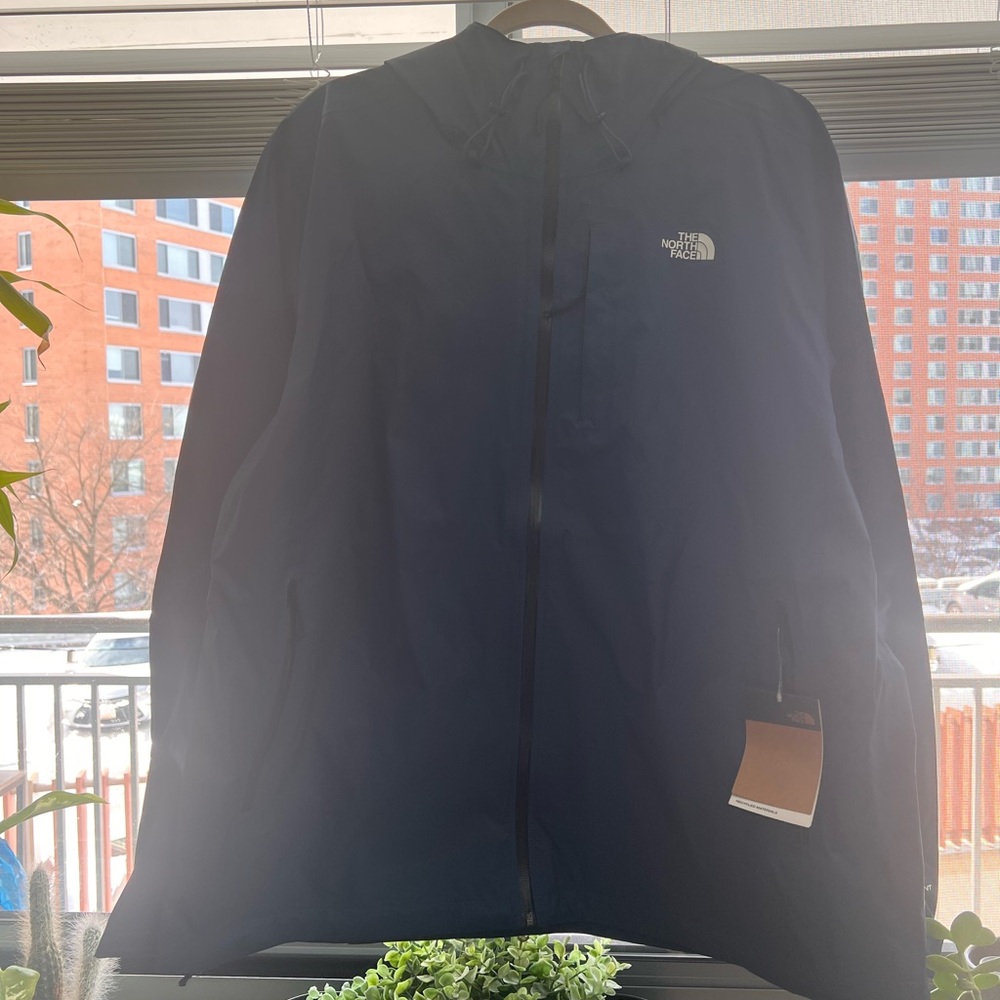 The North Face Men's Navy Raincoat, brand new with Tag - Picture 7 of 9